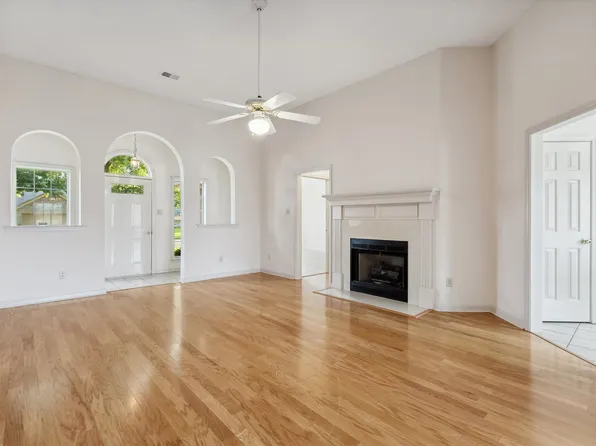 8294 Whispering View Dr, Memphis, TN 38125