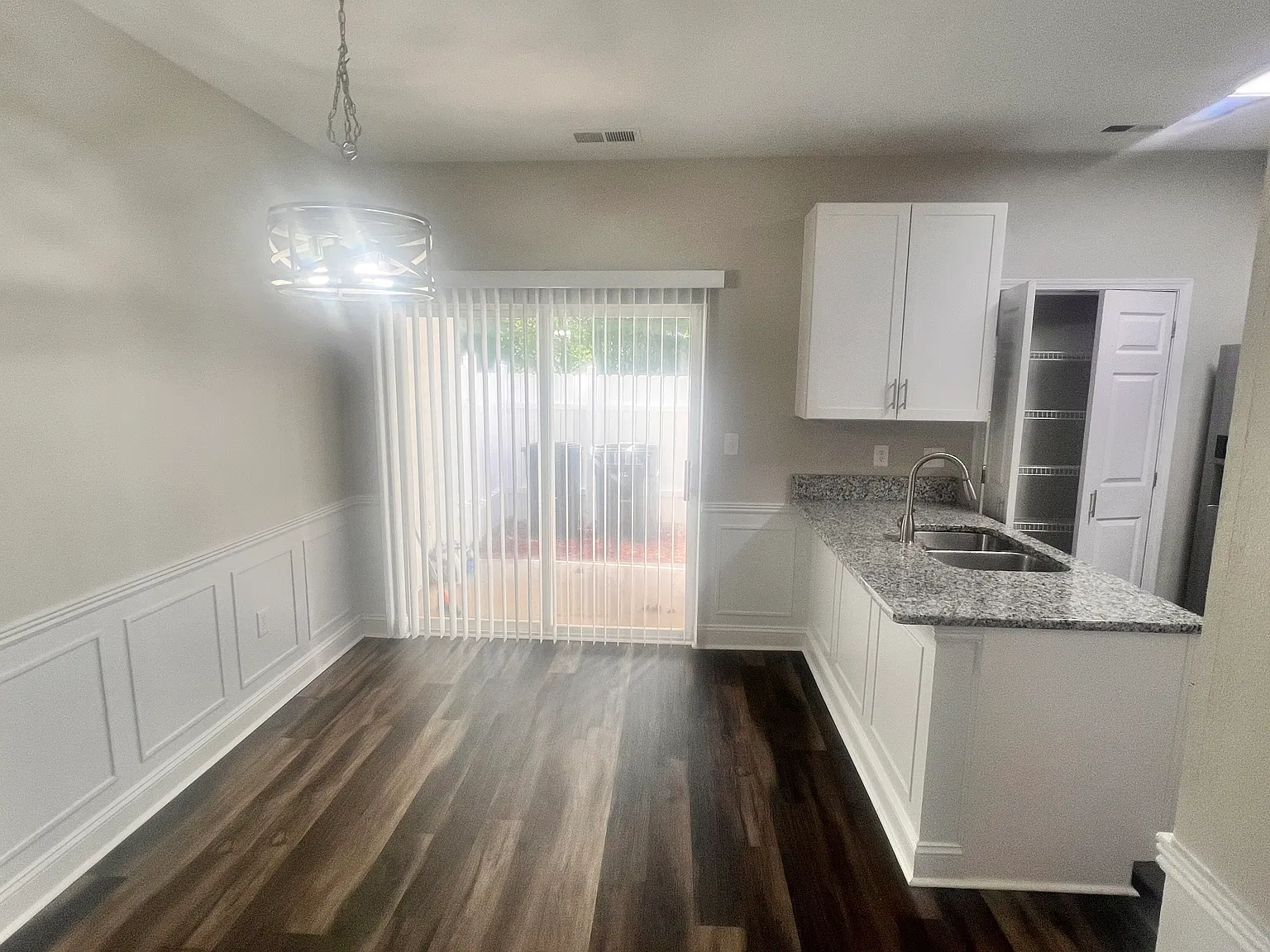2 bed, 2.5 bath, 1286 sqft, $1,895 — Photo 3