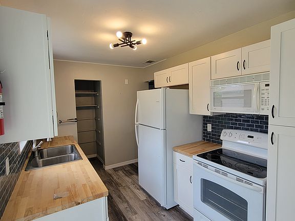 3rd image of 22057 Belinda Ave