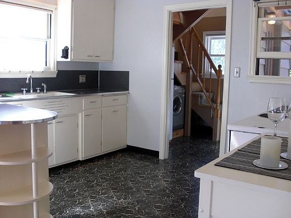 5th image of 3110 S Puget Sound Ave