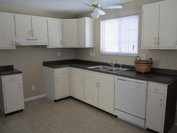 3rd image of 5151 Wakefield Dr