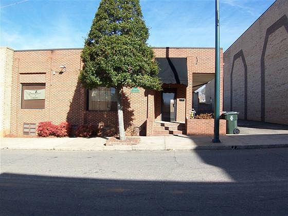 1st image of 144 W Mountain St