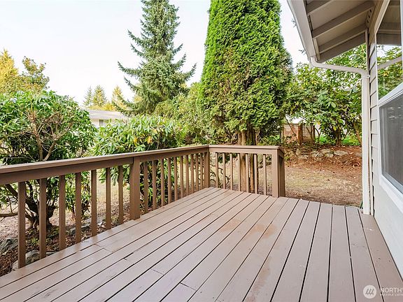 5th image of 1504 NW Lakehill Circle