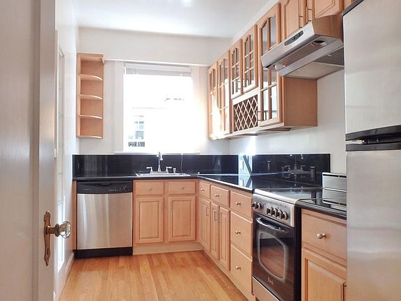 5th image of 1945 Broadway APT 404