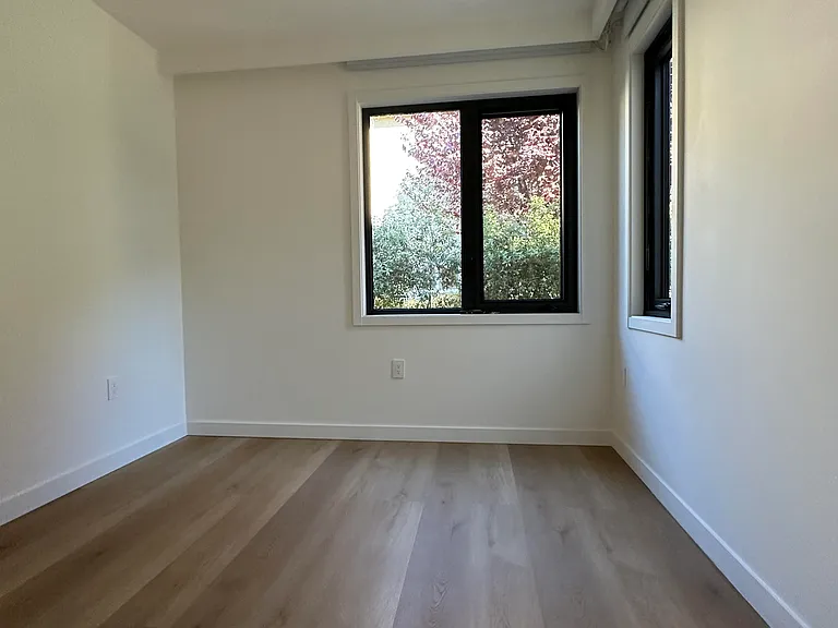 486 Roosevelt Ave — Photo 1
