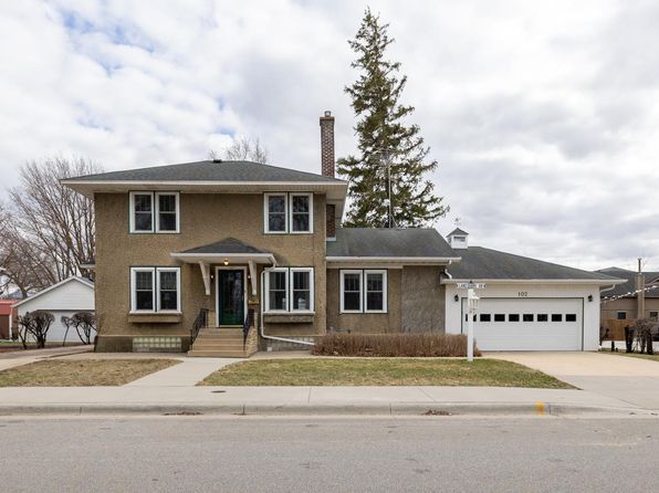 102 Lakeshore Dr, Stewartville, MN 55976
