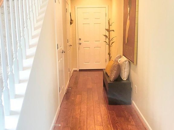 3rd image of 9037 Cortina Cir