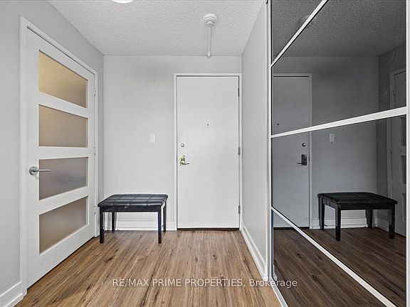 2nd image of 505 Saint Laurent Blvd #804