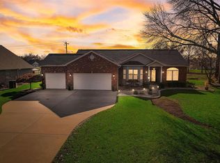 2 Knights Bridge Ct, Edwardsville, IL 62025