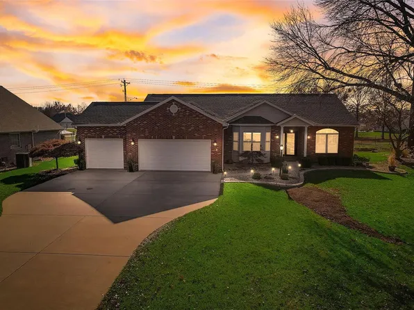 2 Knights Bridge Ct, Edwardsville, IL 62025
