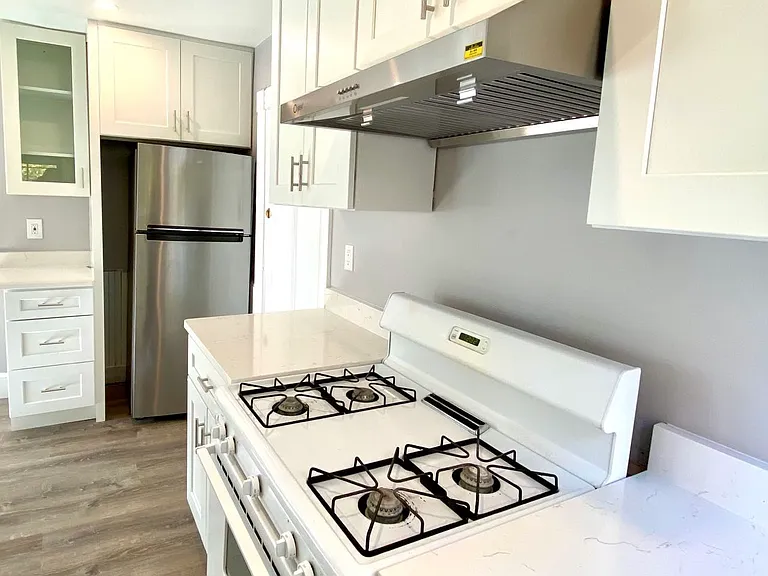 114 White St #3 — Photo 15