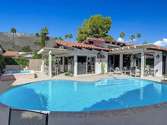 3rd image of 1302 Primavera Dr N
