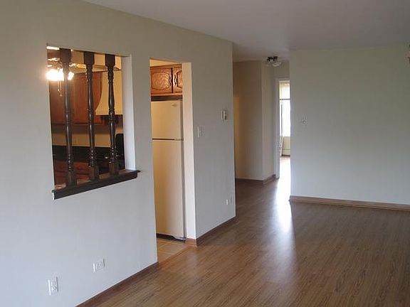 4th image of 1005 Centurion Ln APT 10