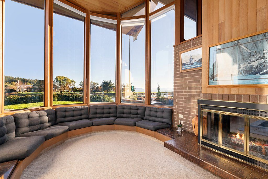 Oak Harbor, WA 98277