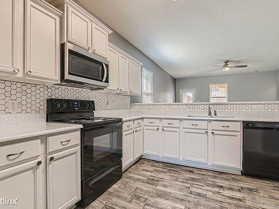4th image of 6009 Amber Cliff Ln