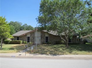 207 Charles St, Desoto, TX 75115