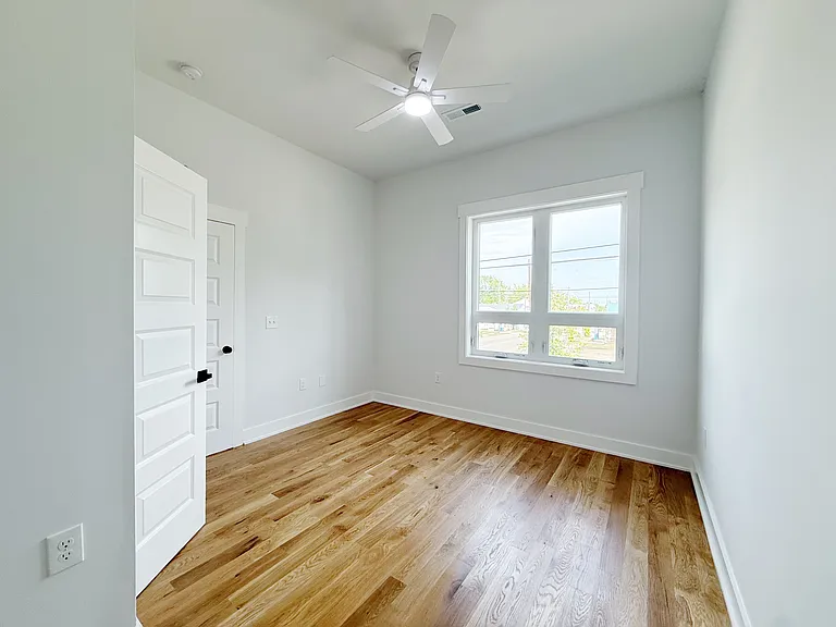 720 Castle St #303 — Photo 8