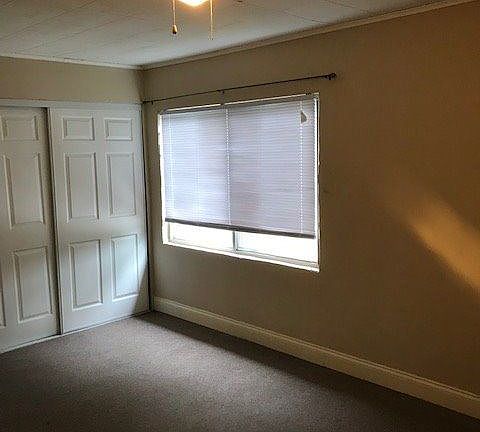 3rd image of 30 1/2 N Primrose Dr