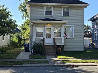 2441 Prairie St, Blue Island, IL 60406