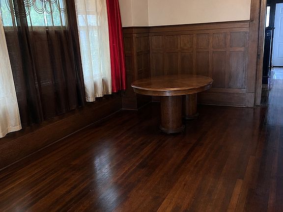 5th image of 1453 N Park Pl