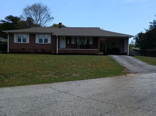 602 Evelyn Dr, Seneca, SC 29678