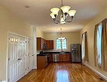 1 bed, 1.0 bath, 899 sqft, $2,500 — Photo 1