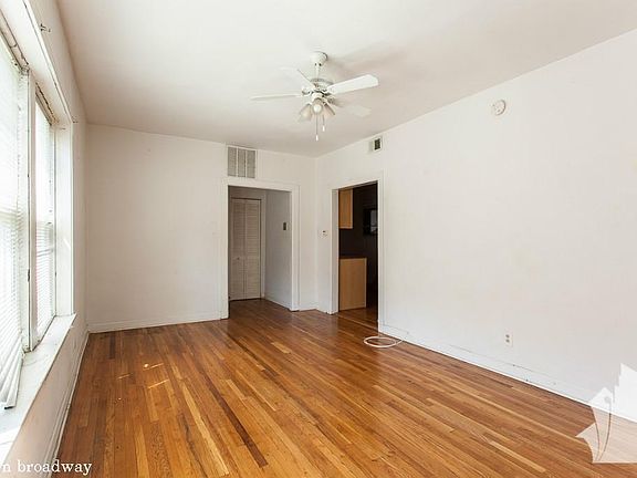 3rd image of 3523 N Broadway St #427