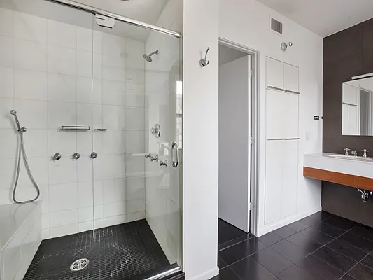 Rented by Sotheby's International Realty | media 37