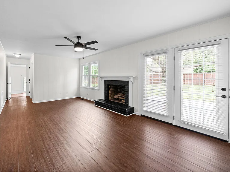132 Windsor Dr — Photo 16