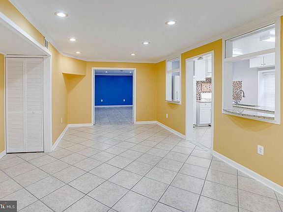 3rd image of 2 Cromwell Ct #Basement
