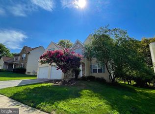 516 Lantern Ln, Philadelphia, PA 19128