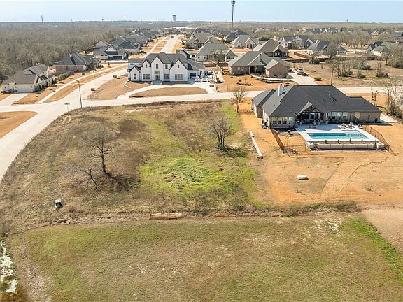 5th image of 4405 Williams Creek Dr