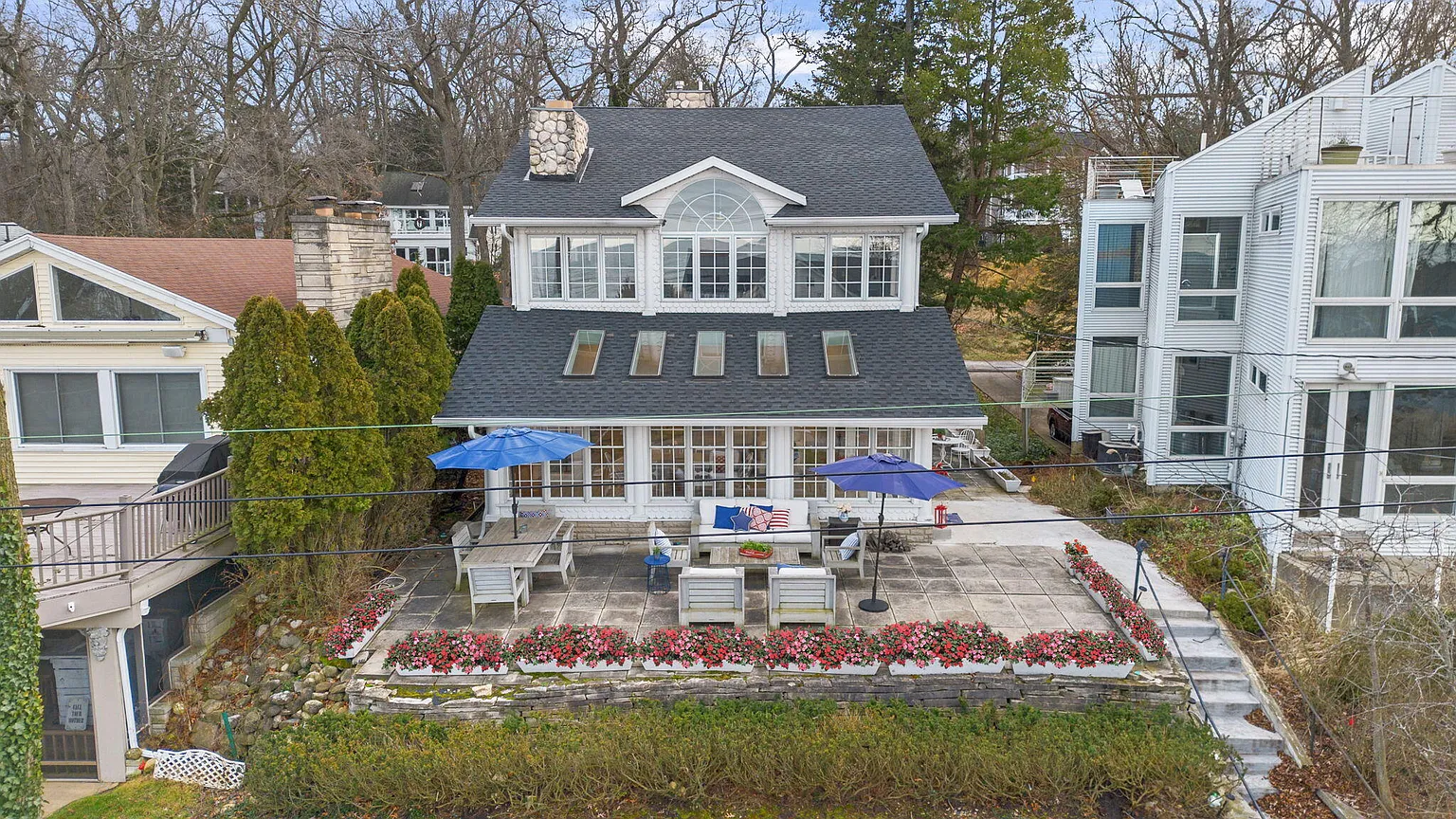 1625 Lake Shore Dr photo 1