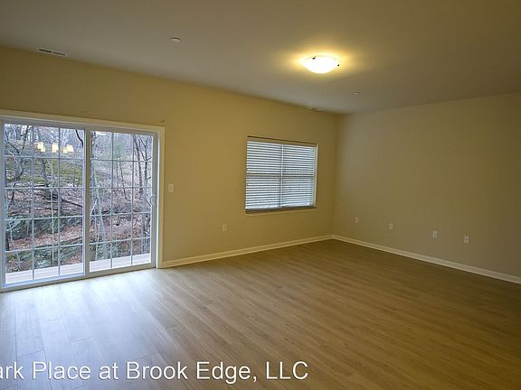 3rd image of 548 Campbell Ave #207