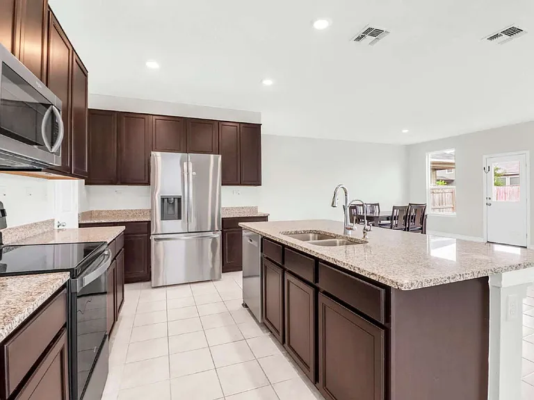 547 Deer Crest Dr — Photo 5