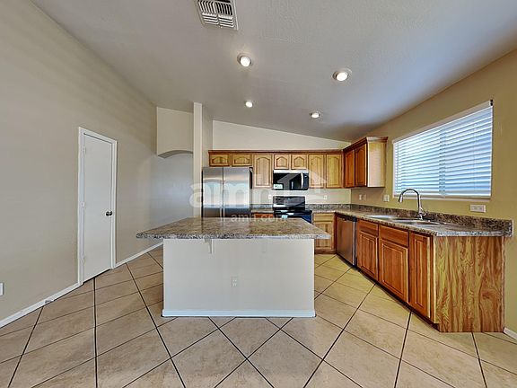 3rd image of 8110 S 48th Ln
