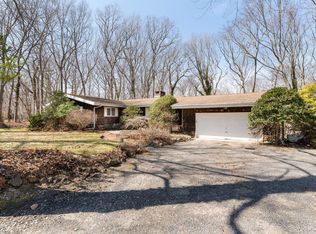 48 Farm Road, Head Of The Harbor, NY 11780