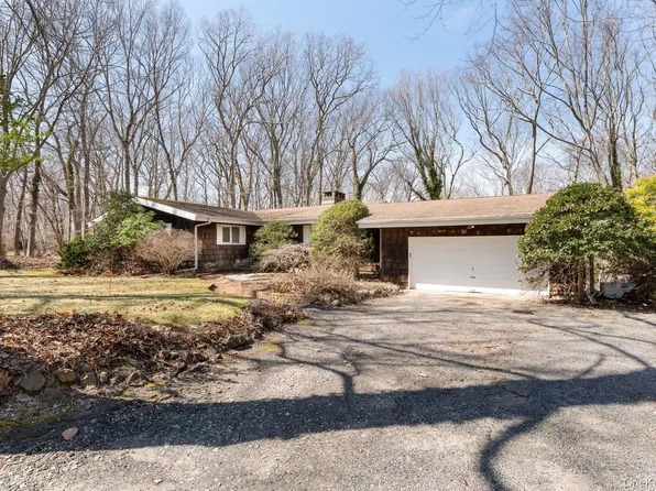 48 Farm Road, Head Of The Harbor, NY 11780