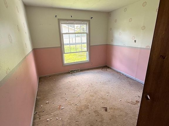 4th image of 415 Camden Rd