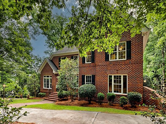 3rd image of 348 Daylily Dr