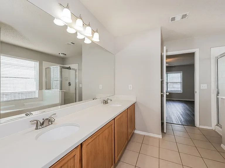 833 Lariat Dr — Photo 12