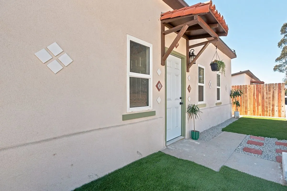 1 bed, 1.0 bath, 350 sqft, $2,000 — Photo 3