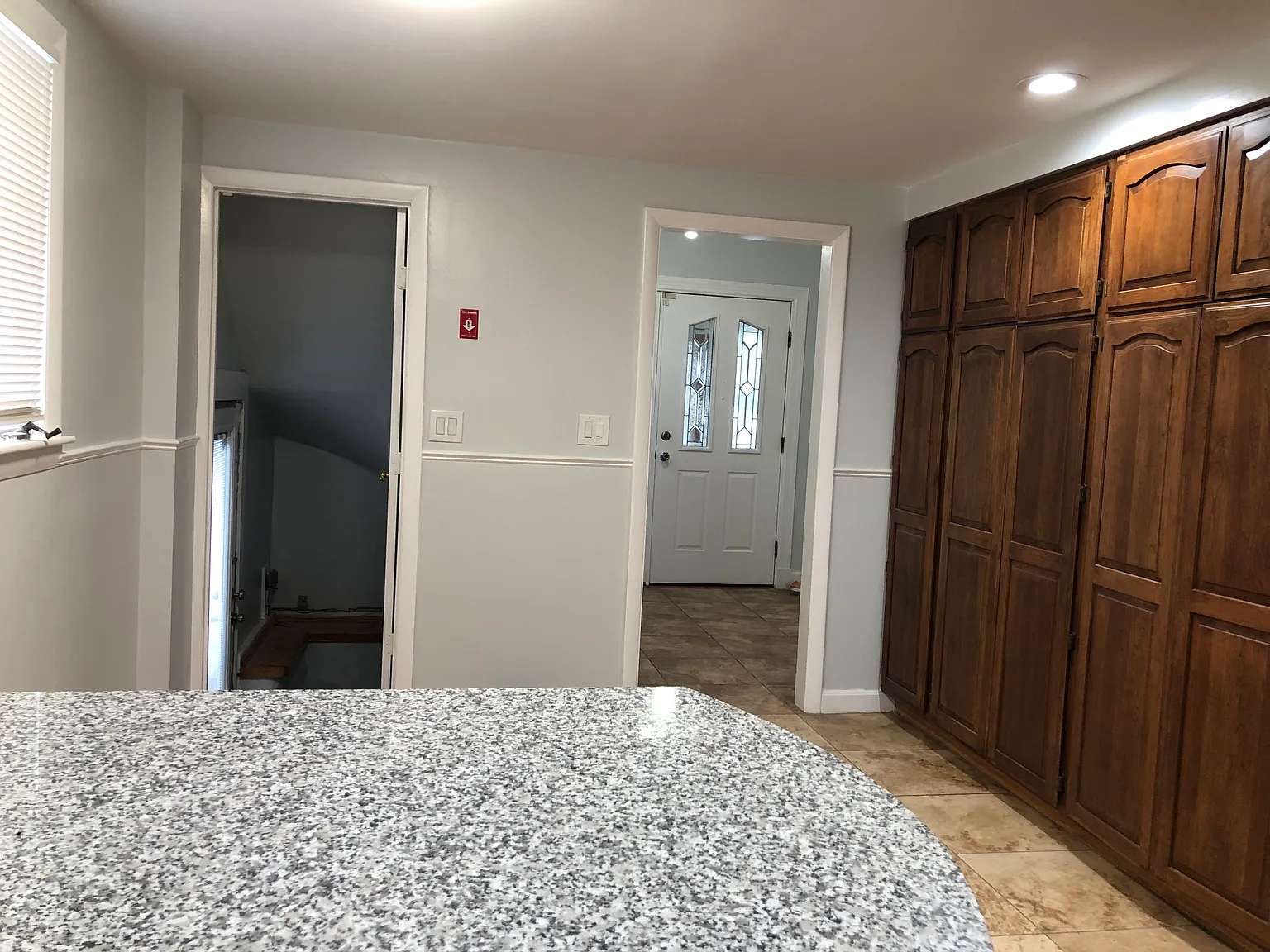 3 bed, 2184 sqft, $3,950 — Photo 4