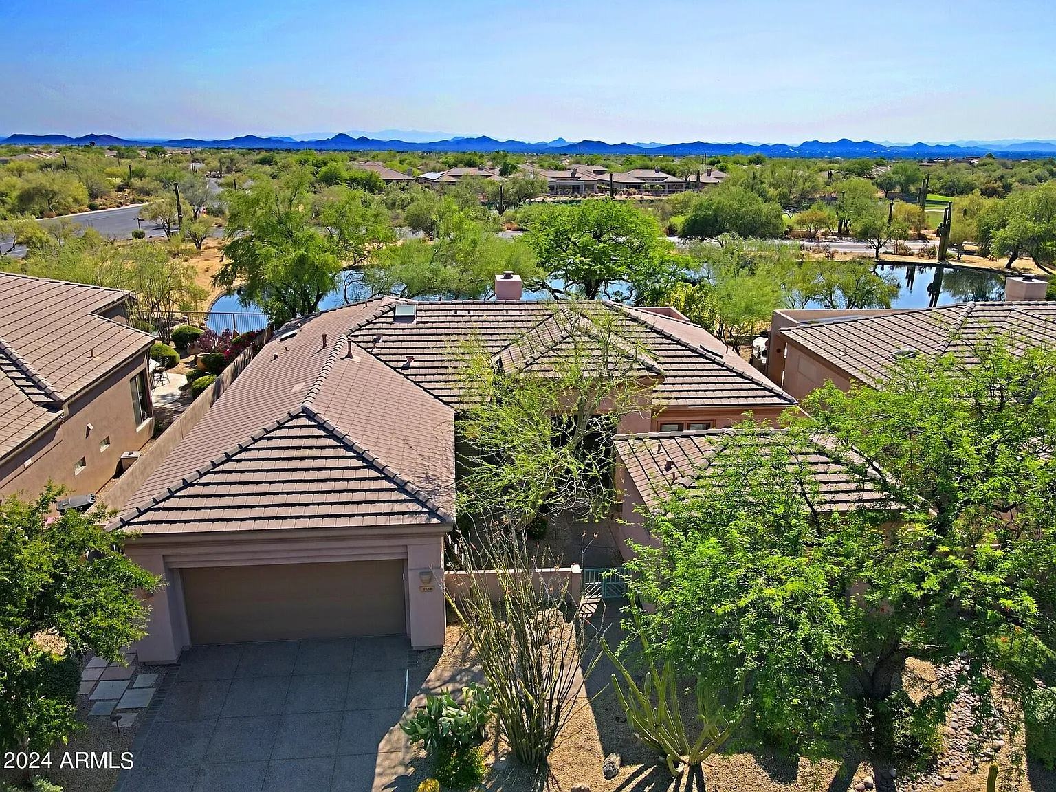 3 bed, 3.0 bath, 2161 sqft, $3,000 — Photo 3
