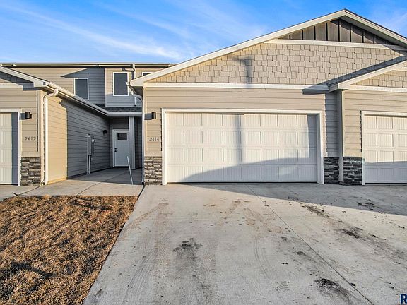2nd image of 2414 E Cama Pl