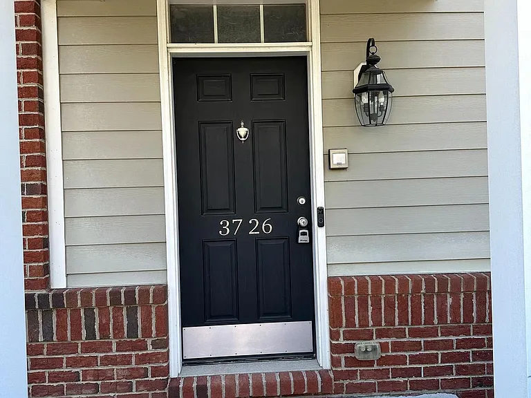 3726 Green St — Photo 2