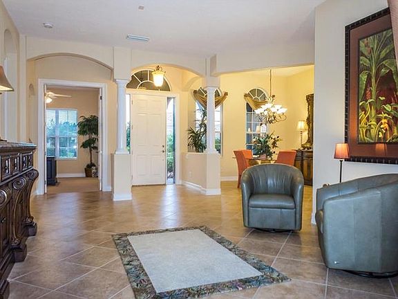3rd image of 221 Pesaro Dr