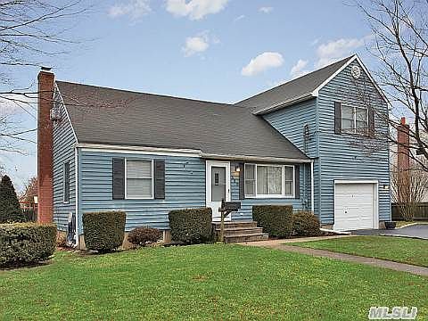 1st image of 340 Arcadia Dr