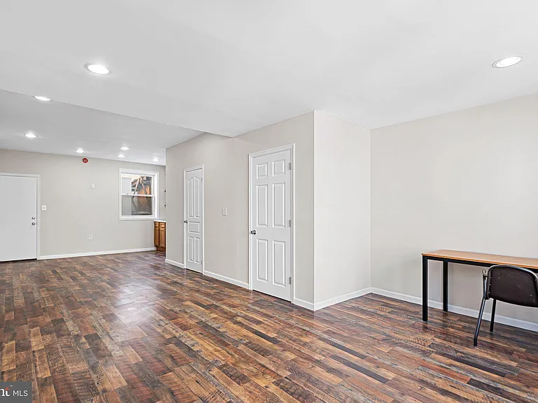 1152 S 15th St — Photo 18