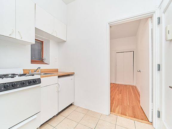 5th image of 353 W 44th St APT 5B